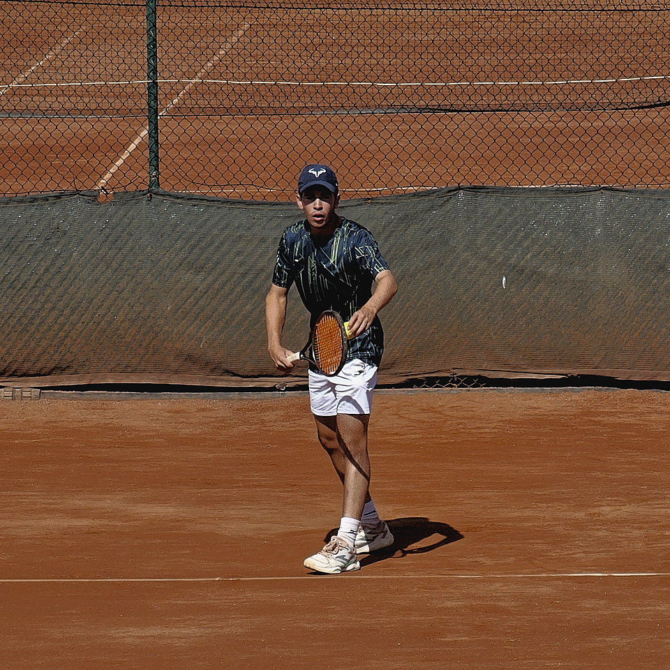 Roger Alesson Alvarez